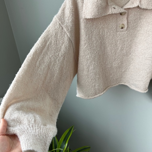 NWOT Cropped sweater - Picture 2 of 5